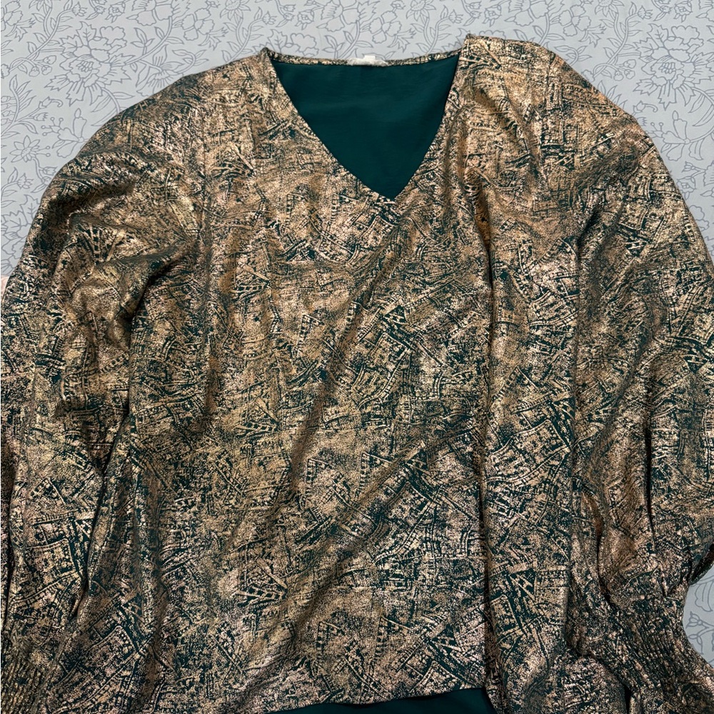 Abstract Patterned V-Neck blouse